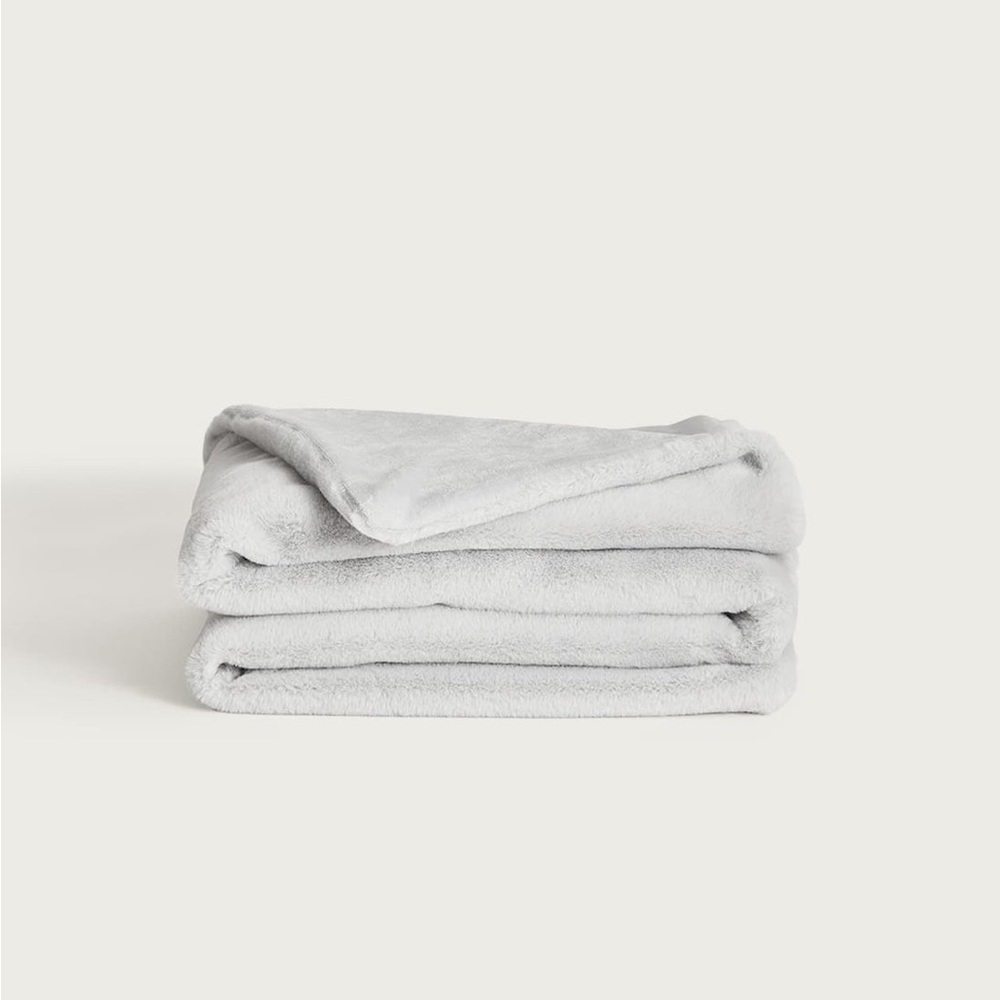 NWT Unhide lil marsh furry blanket 60 x 50 inches.